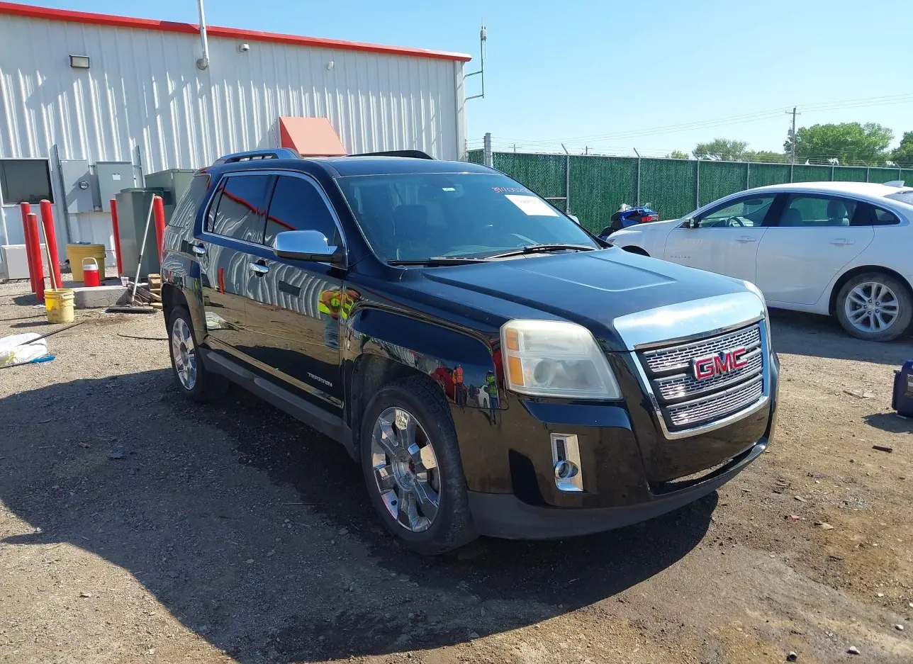 2010 GMC  - Image 1.