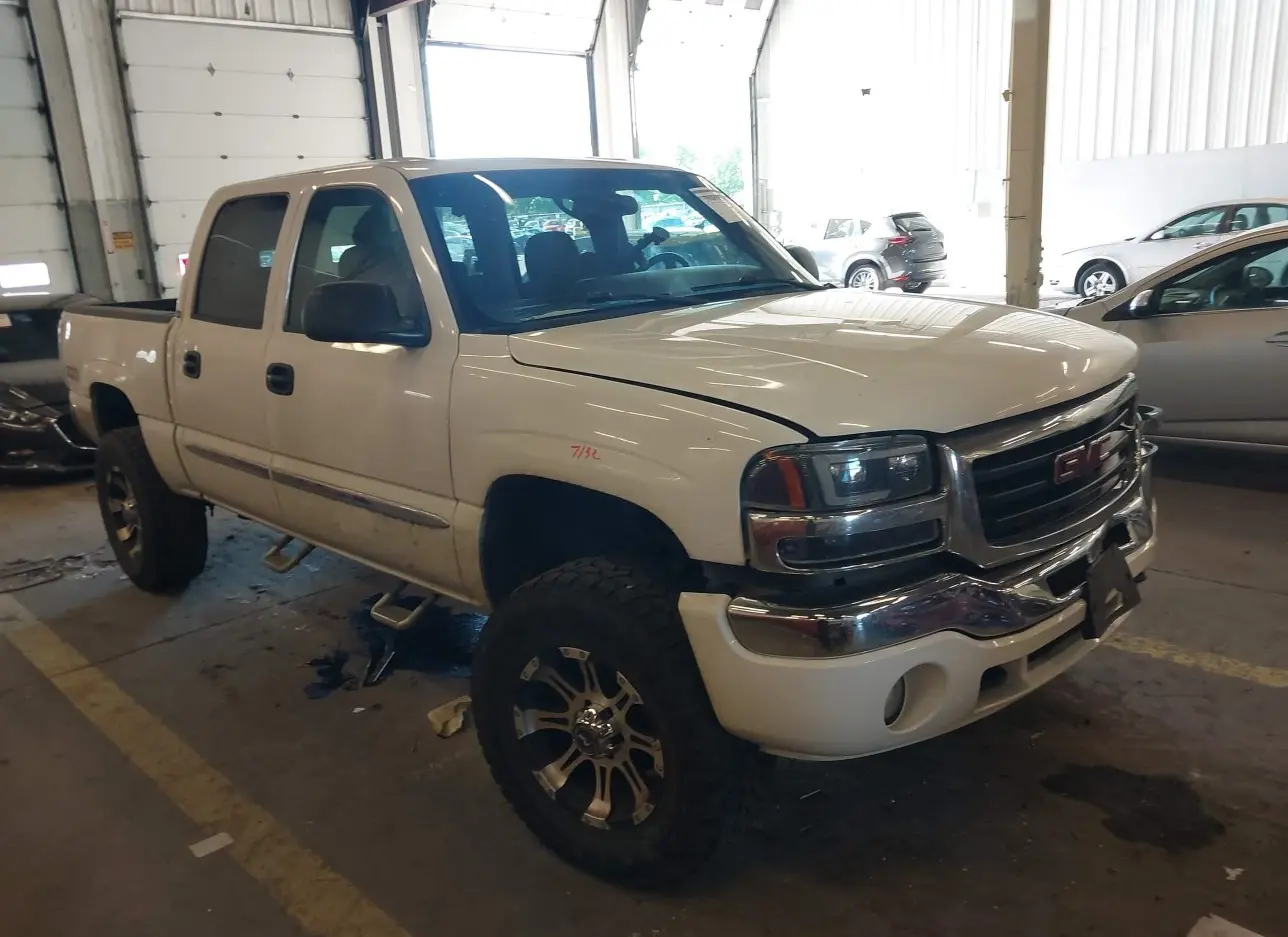 2006 GMC  - Image 1.