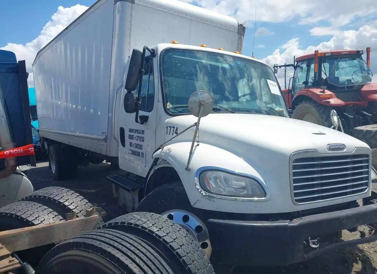 2014 FREIGHTLINER  - Image 1.