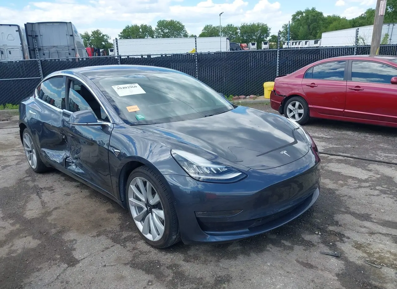 2018 TESLA  - Image 1.