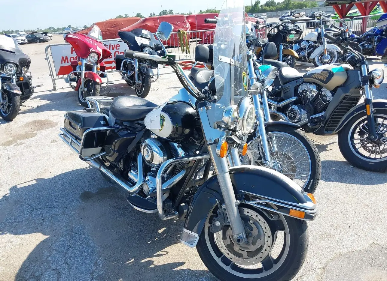 2013 HARLEY-DAVIDSON  - Image 1.