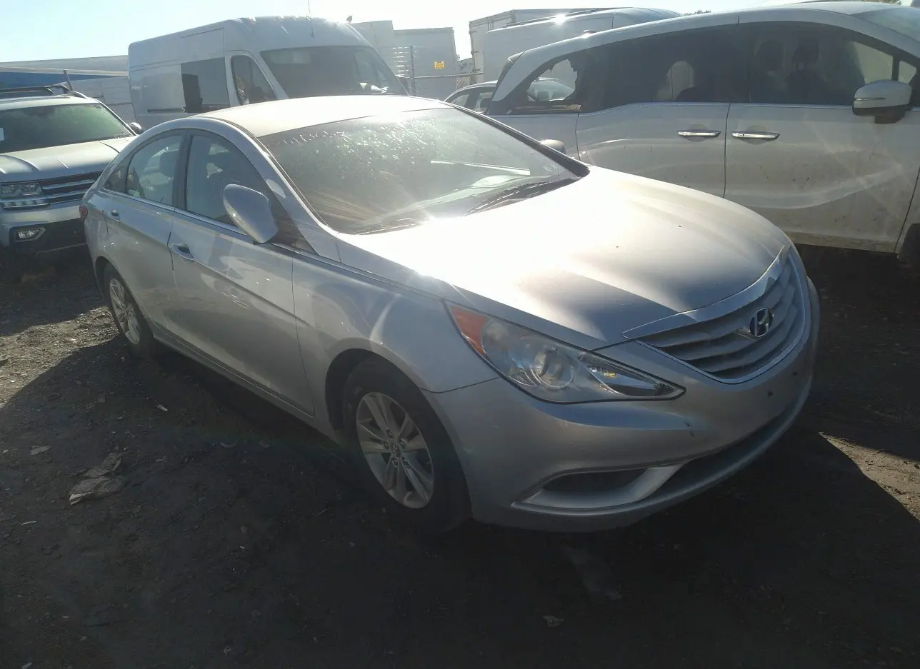 2013 HYUNDAI  - Image 1.