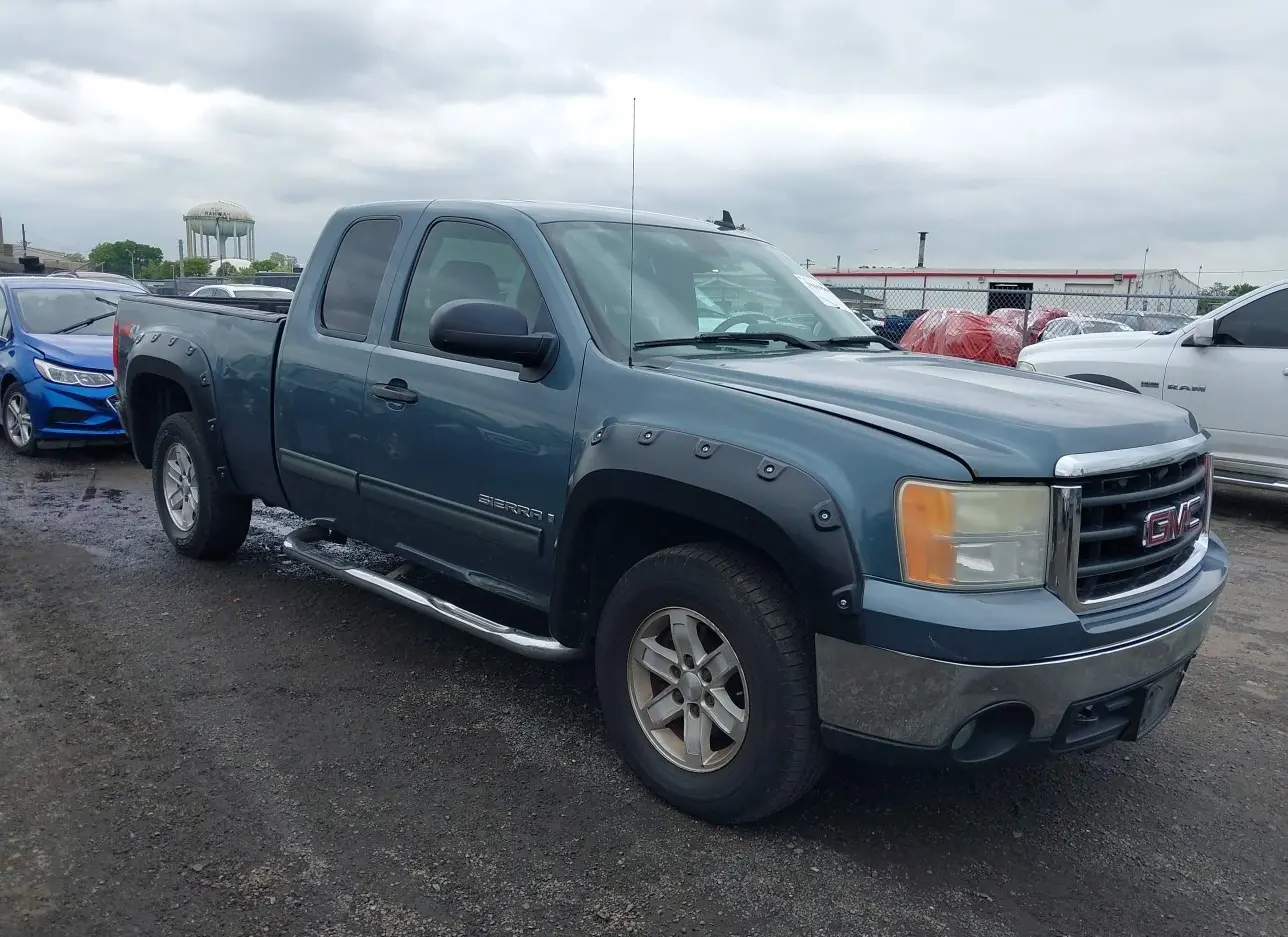 2008 GMC  - Image 1.