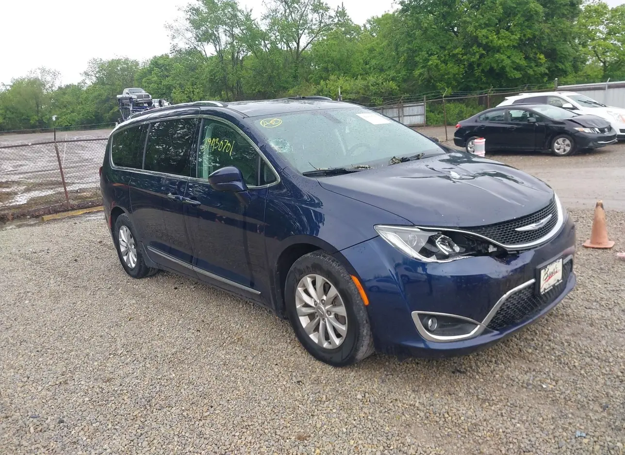 2018 CHRYSLER  - Image 1.