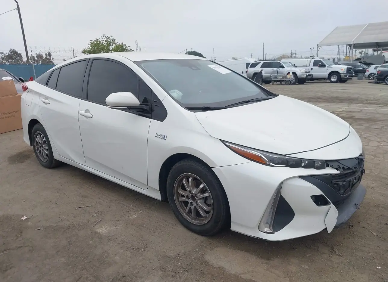 2017 TOYOTA  - Image 1.