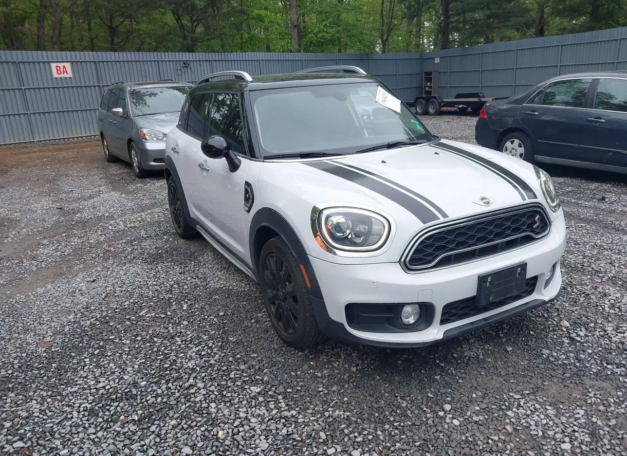 2018 MINI  - Image 1.