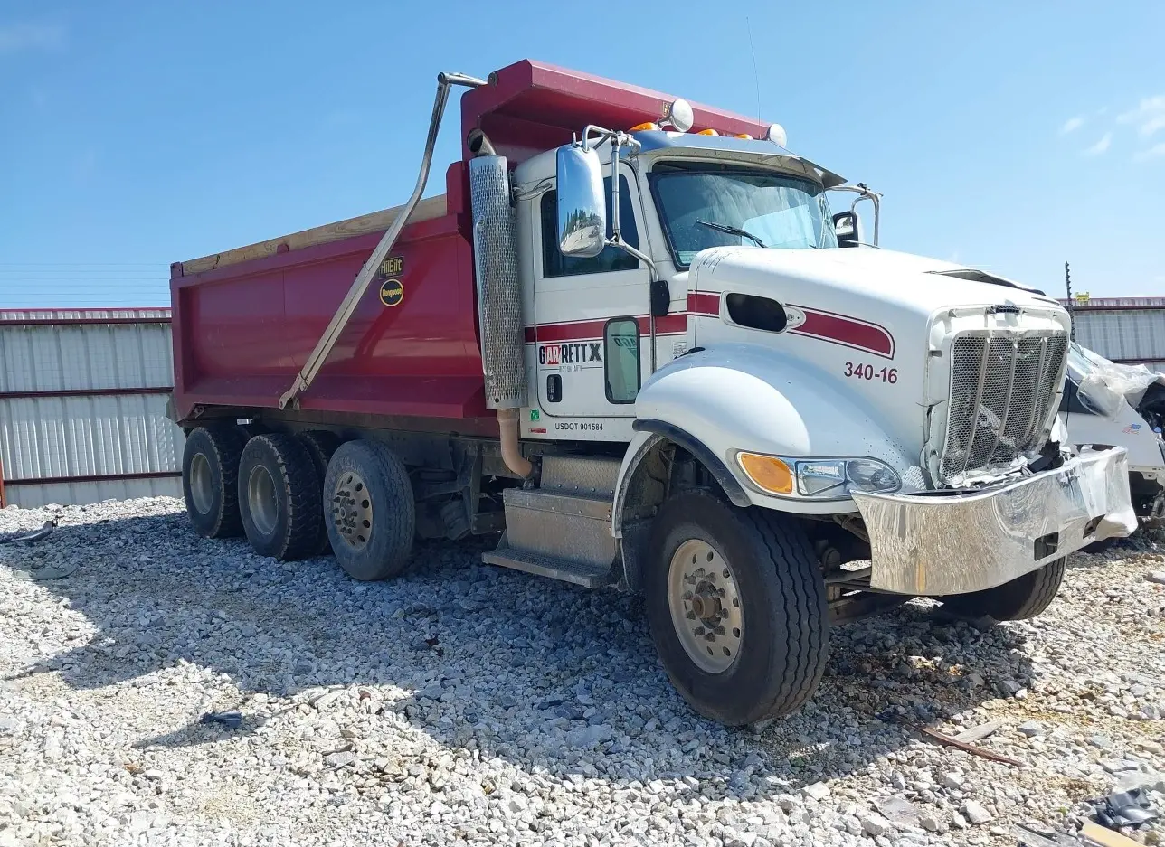 2017 PETERBILT  - Image 1.