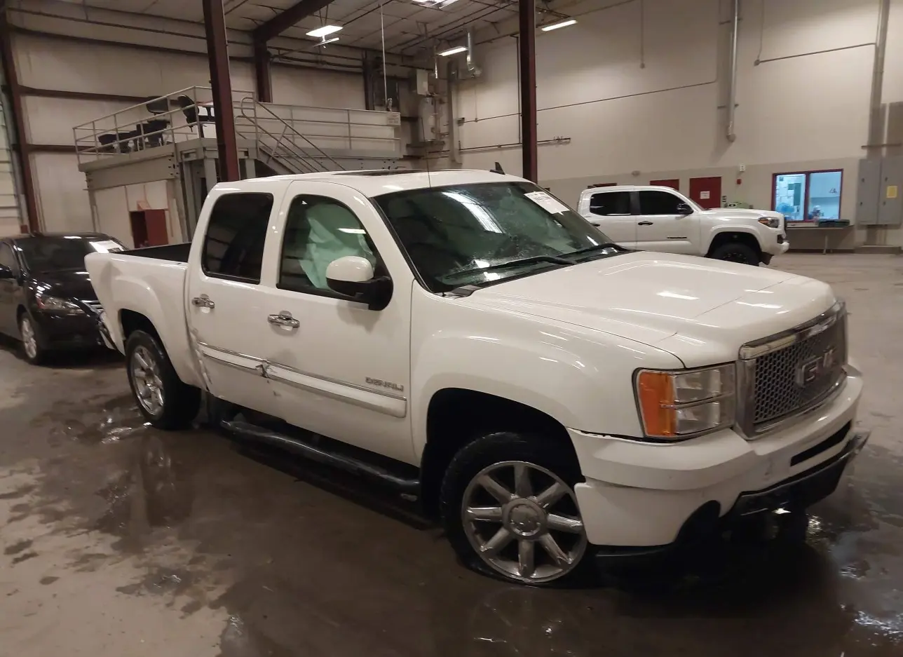 2011 GMC  - Image 1.