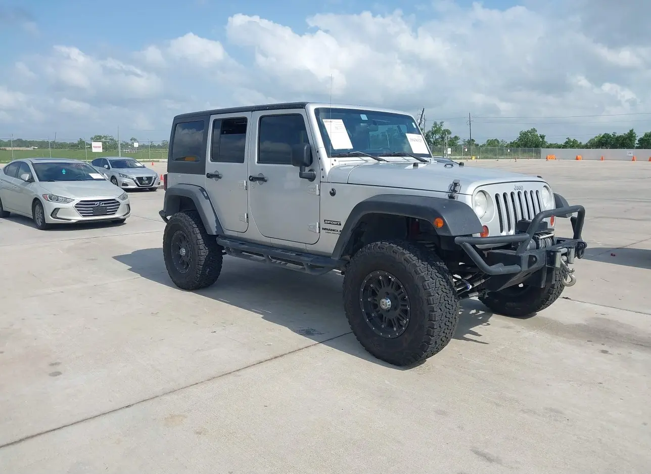 2011 JEEP  - Image 1.