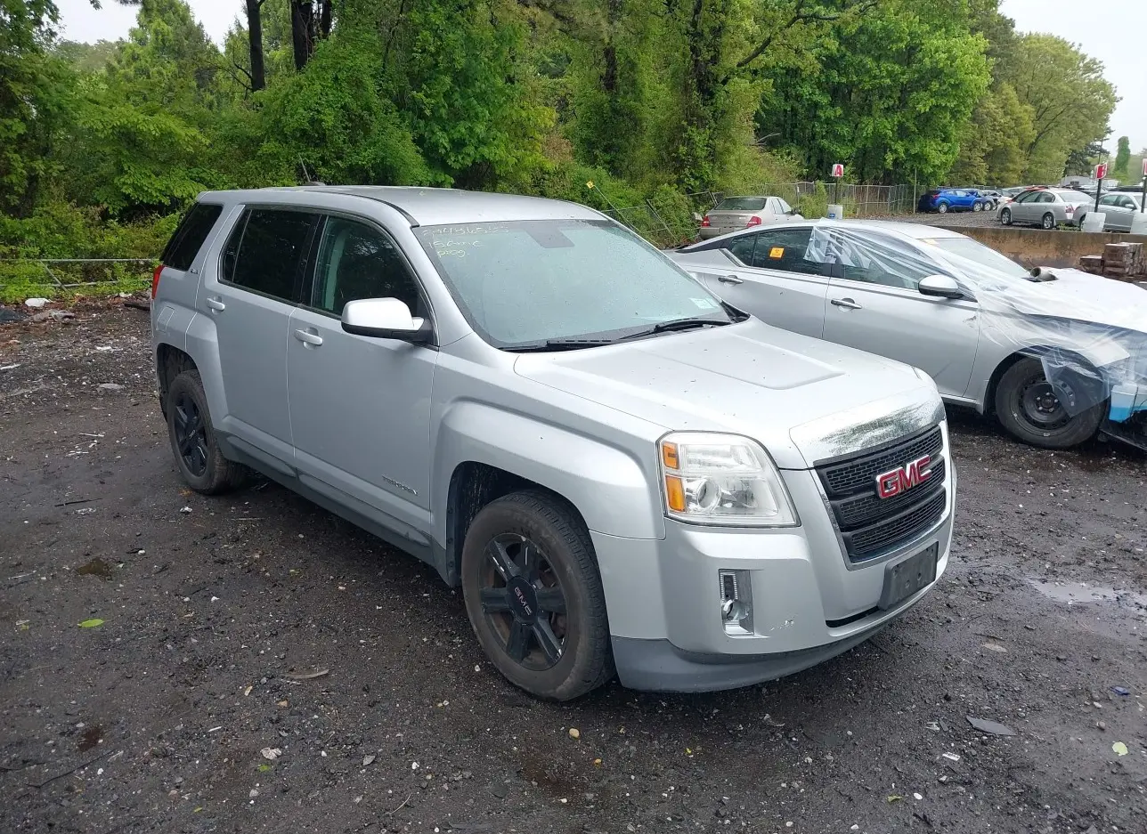 2015 GMC  - Image 1.