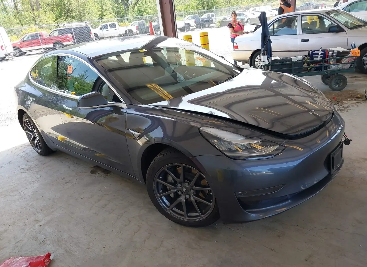 2018 TESLA  - Image 1.