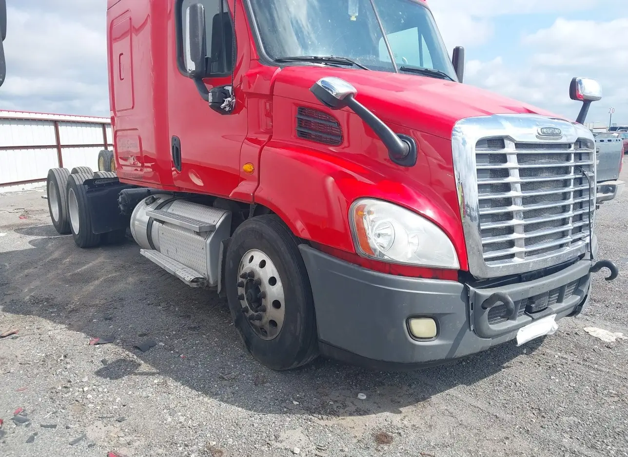 2016 FREIGHTLINER  - Image 1.