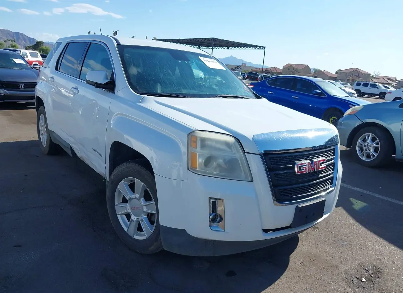 2013 GMC  - Image 1.