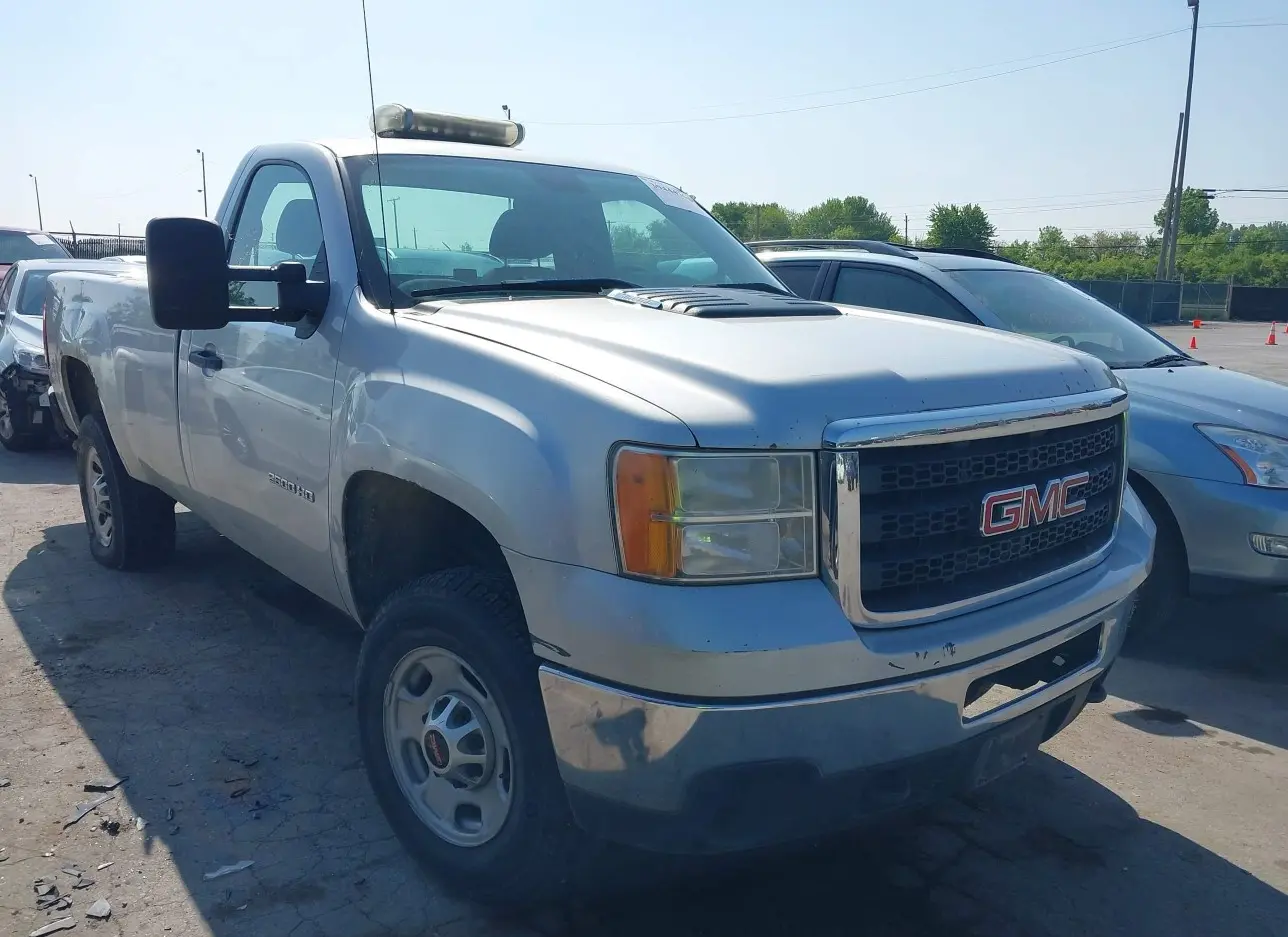 2011 GMC  - Image 1.