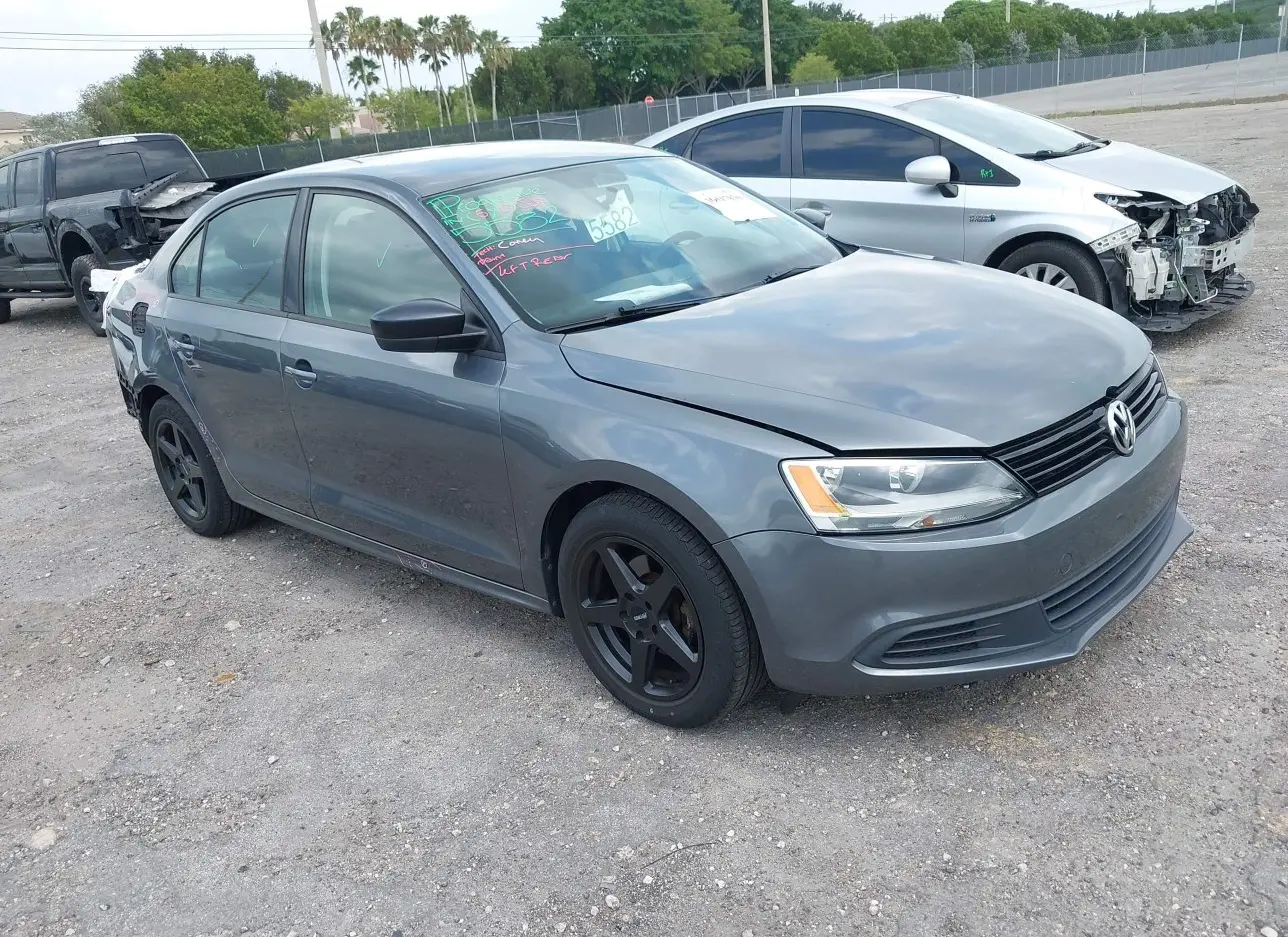 2014 VOLKSWAGEN  - Image 1.