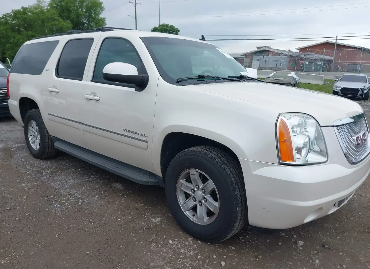 2013 GMC  - Image 1.