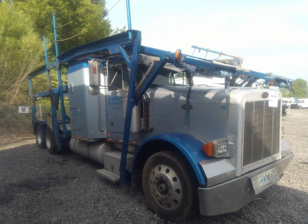 2003 PETERBILT  - Image 1.