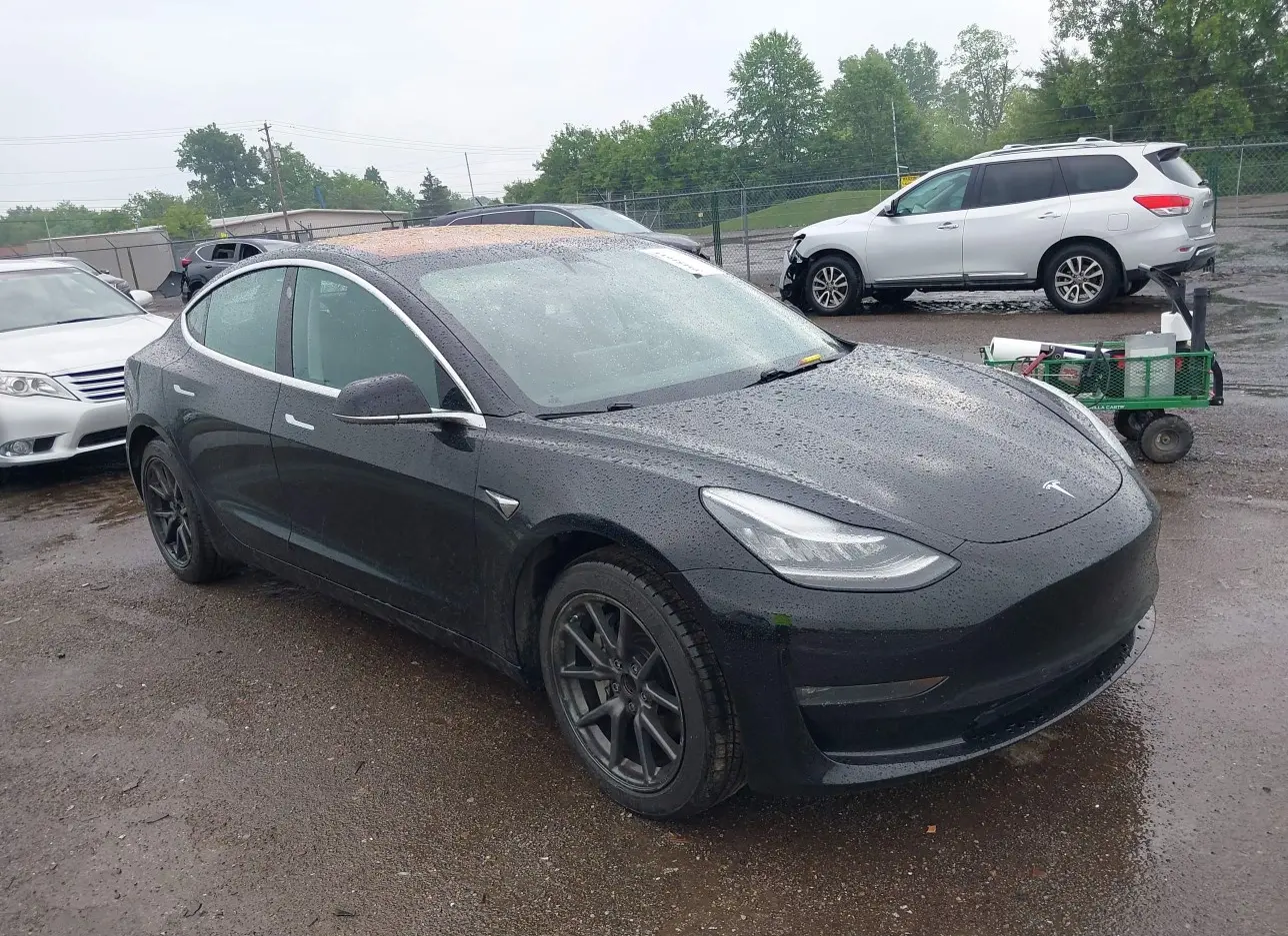 2018 TESLA  - Image 1.