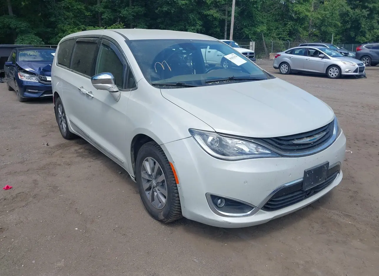 2019 CHRYSLER  - Image 1.