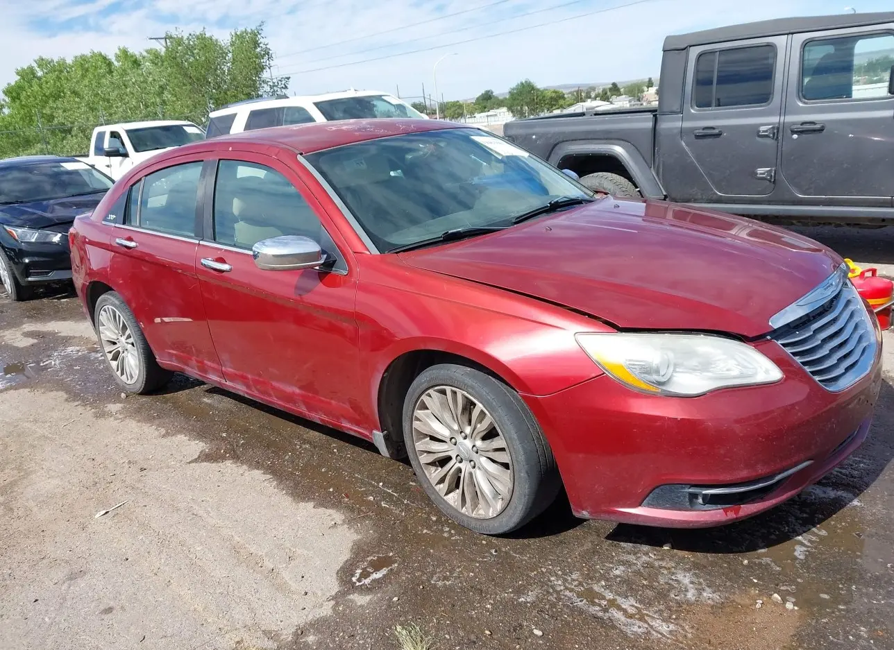 2013 CHRYSLER  - Image 1.