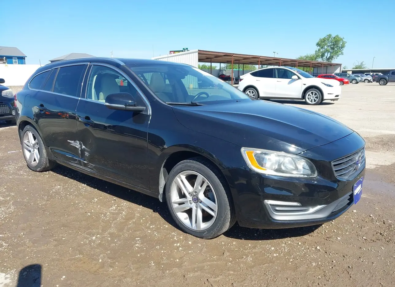 2015 VOLVO  - Image 1.