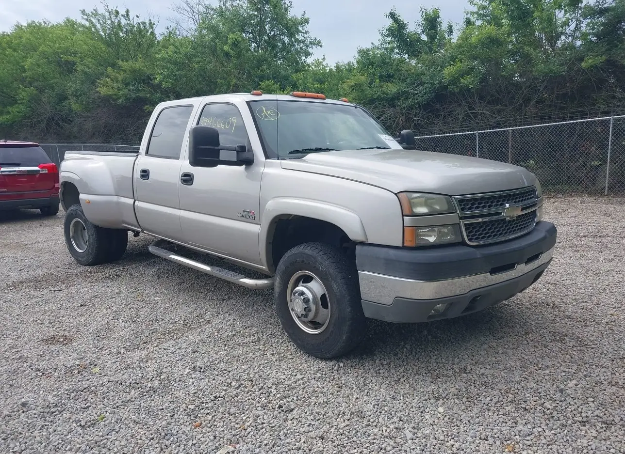 2005 CHEVROLET  - Image 1.