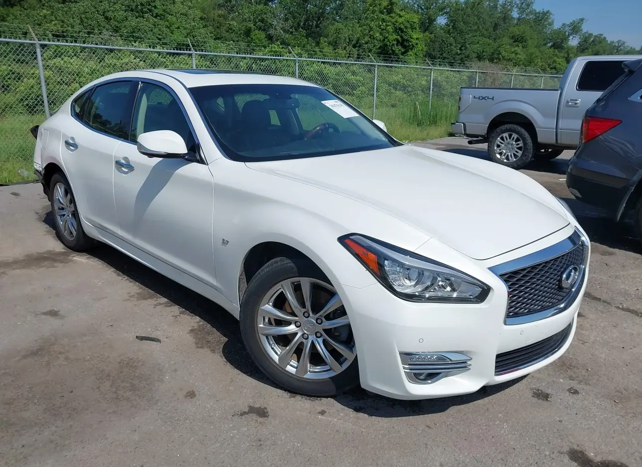 2015 INFINITI  - Image 1.