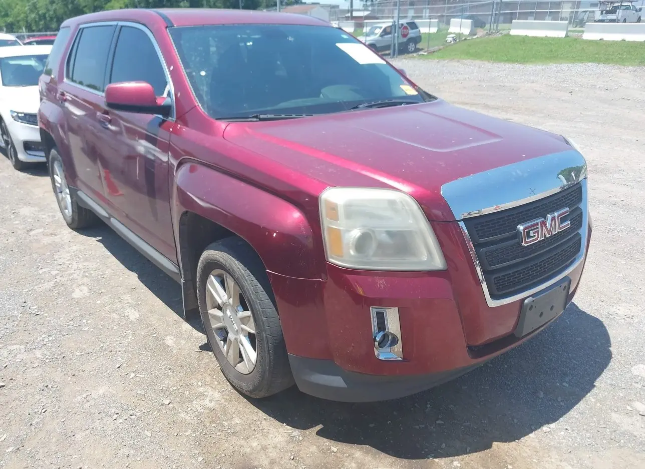 2010 GMC  - Image 1.