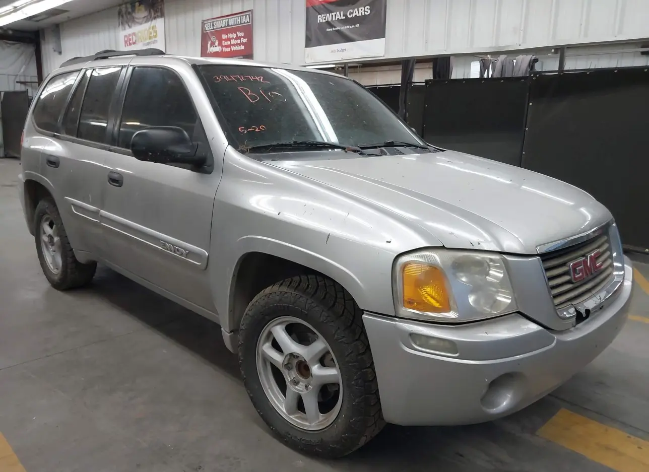 2004 GMC  - Image 1.