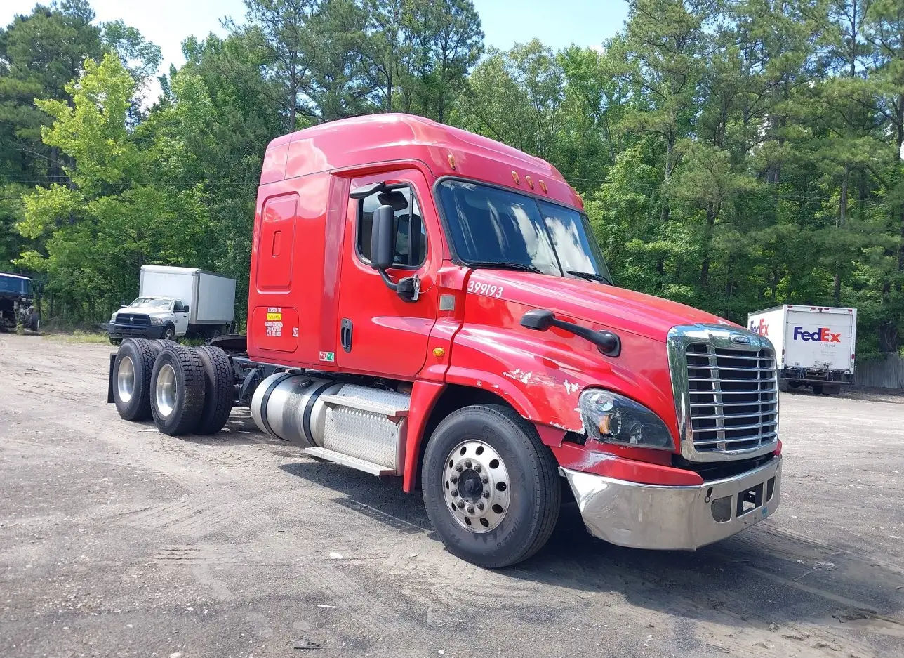 2016 FREIGHTLINER  - Image 1.