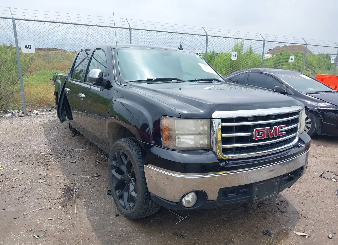 2012 GMC  - Image 1.