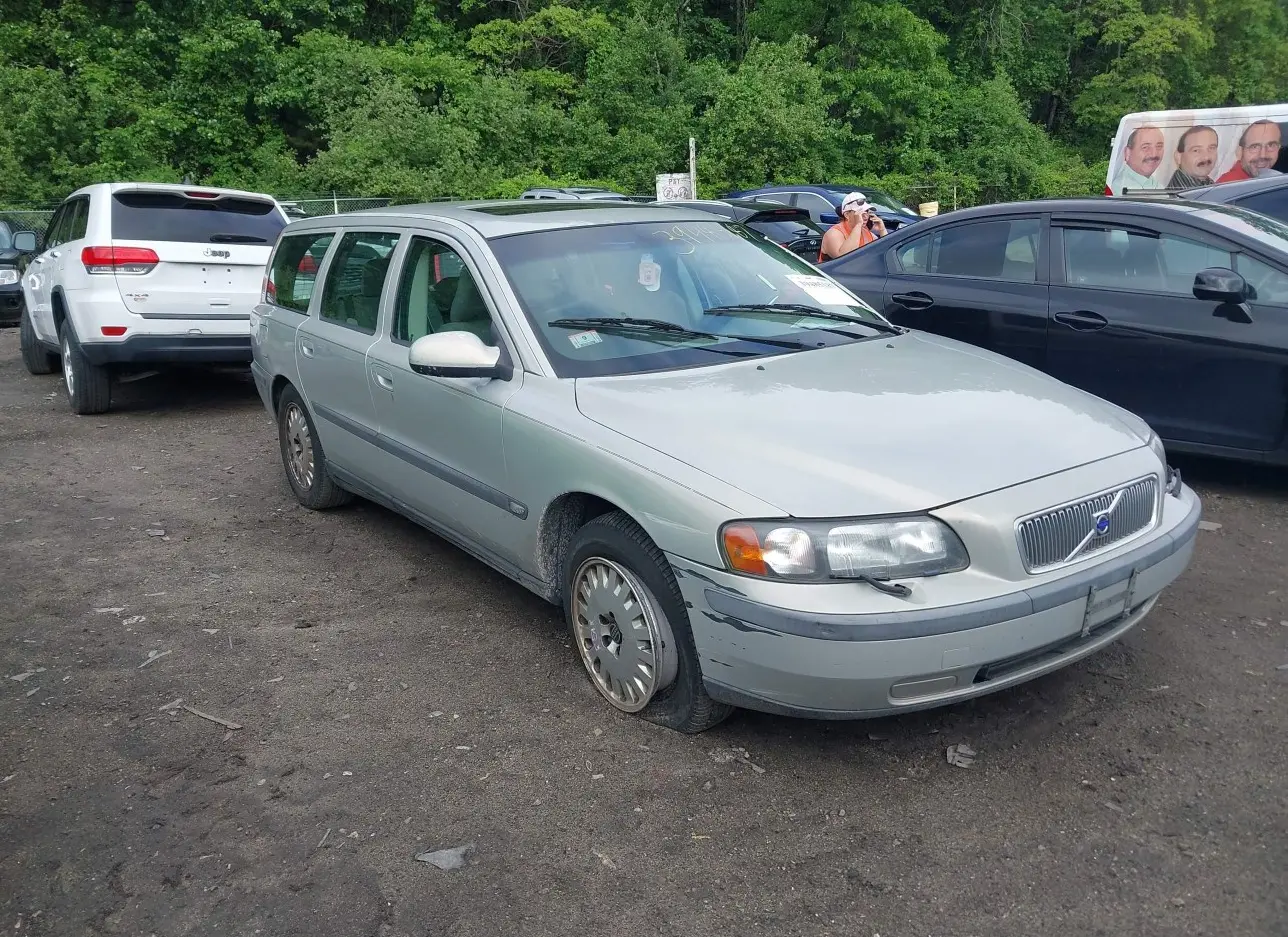 2001 VOLVO  - Image 1.