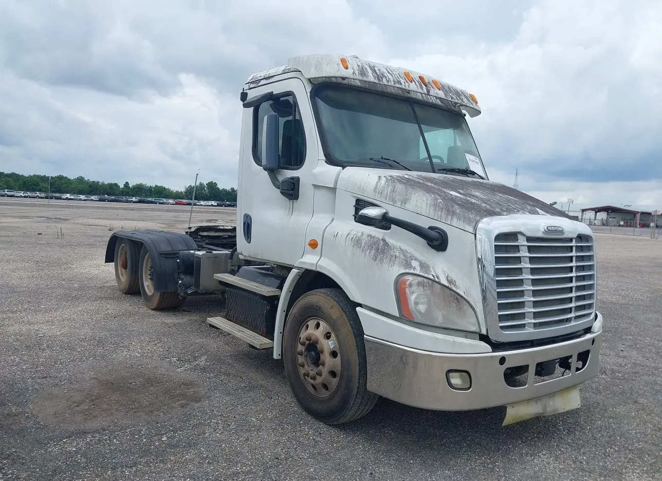 2014 FREIGHTLINER  - Image 1.