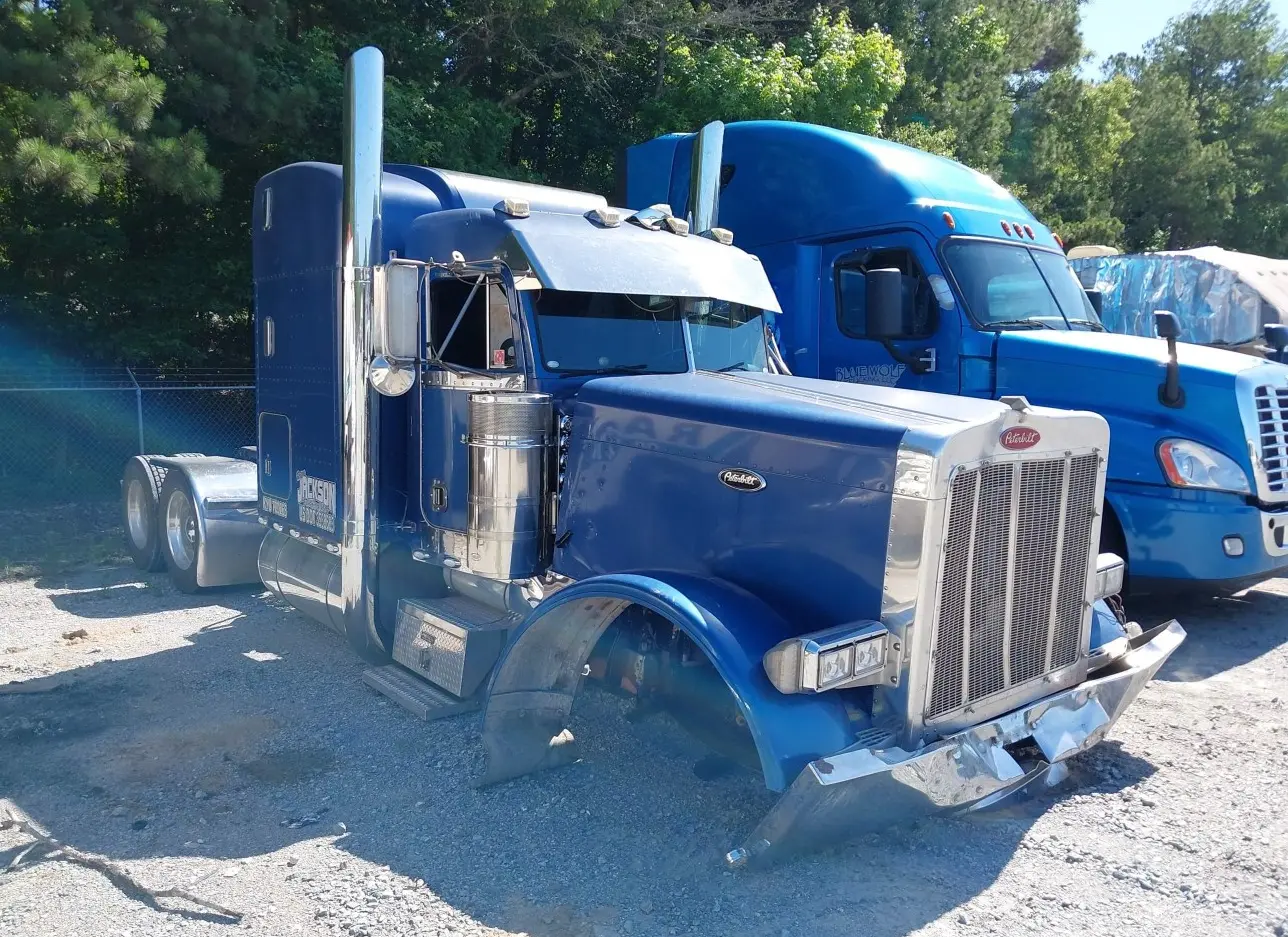 1997 PETERBILT  - Image 1.