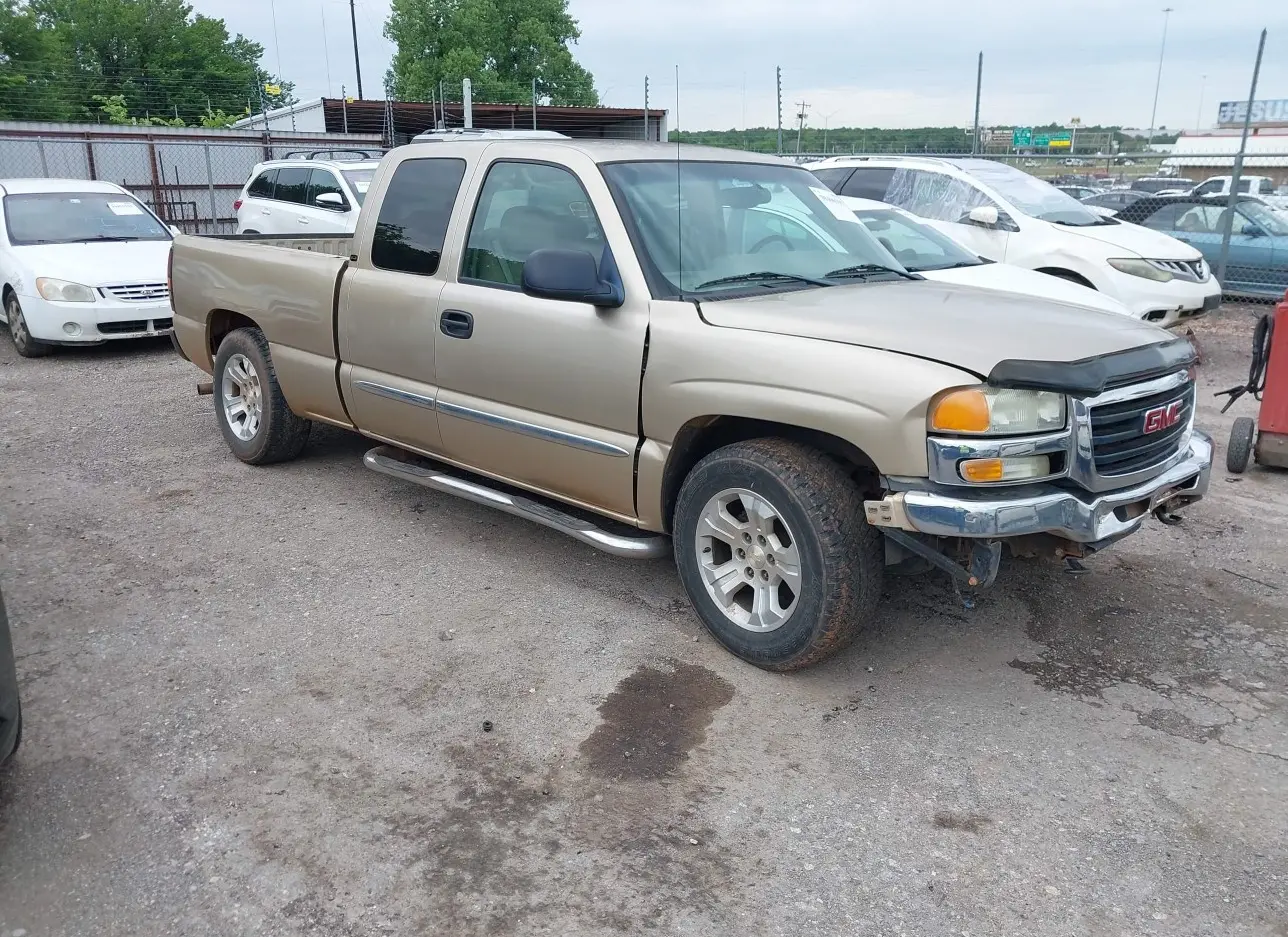 2004 GMC  - Image 1.