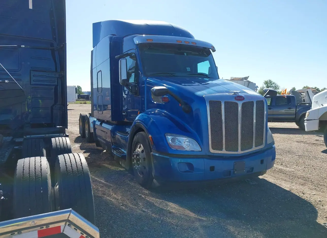 2019 PETERBILT  - Image 1.