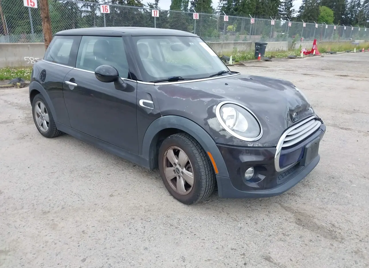 2015 MINI  - Image 1.