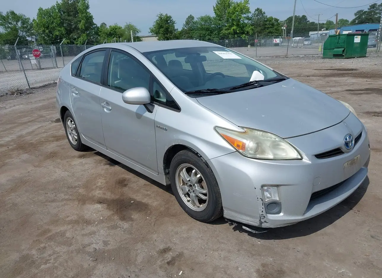 2010 TOYOTA  - Image 1.