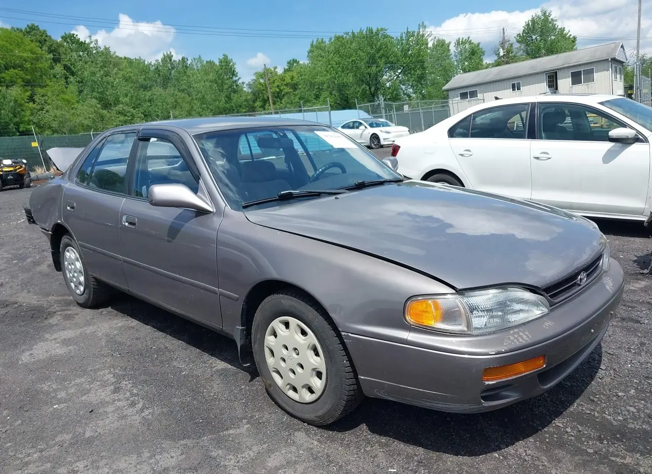 1996 TOYOTA  - Image 1.