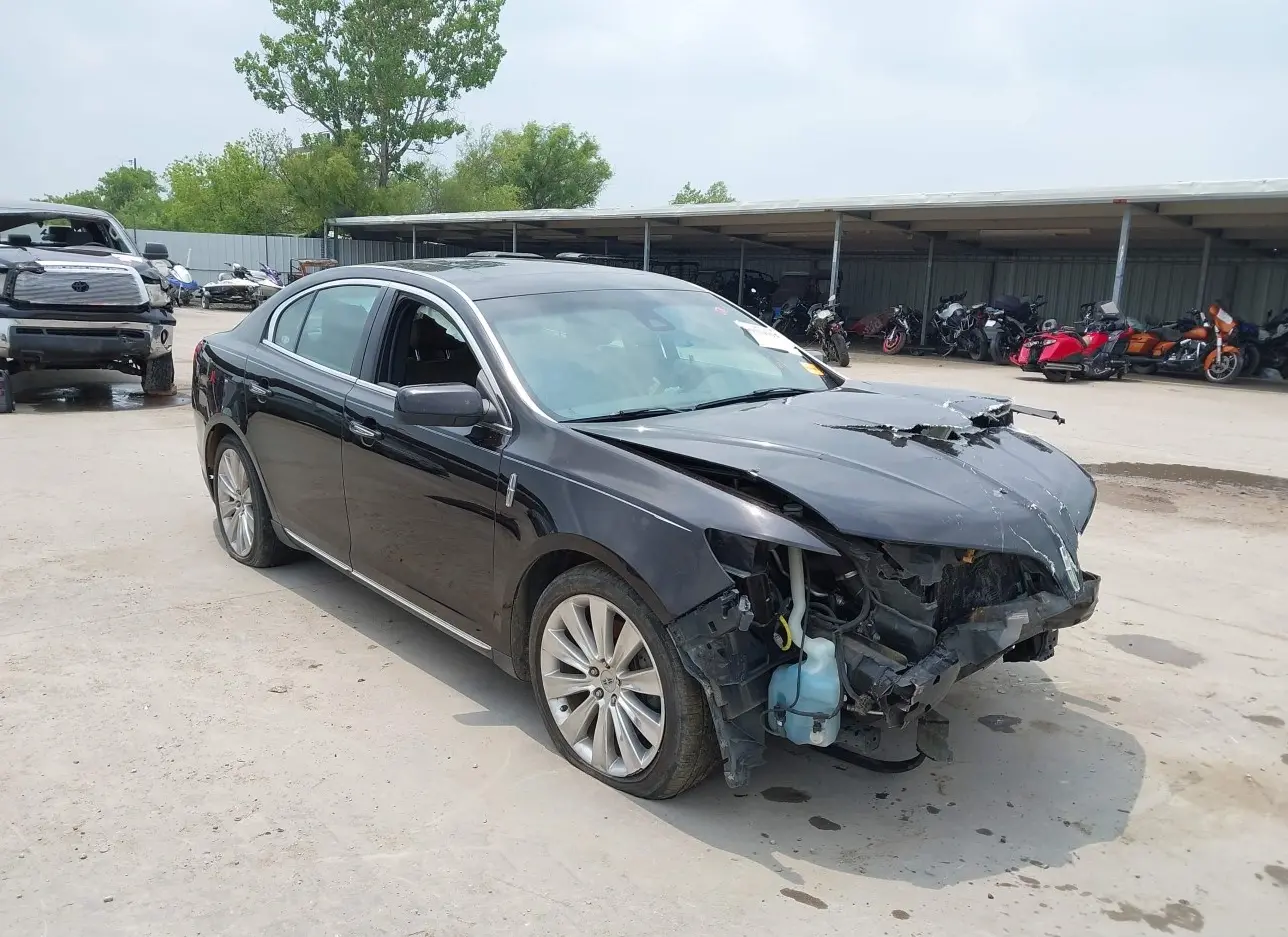 2013 LINCOLN  - Image 1.