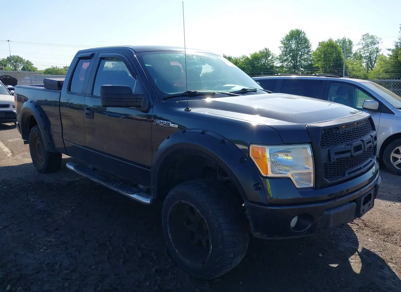 2010 FORD  - Image 1.