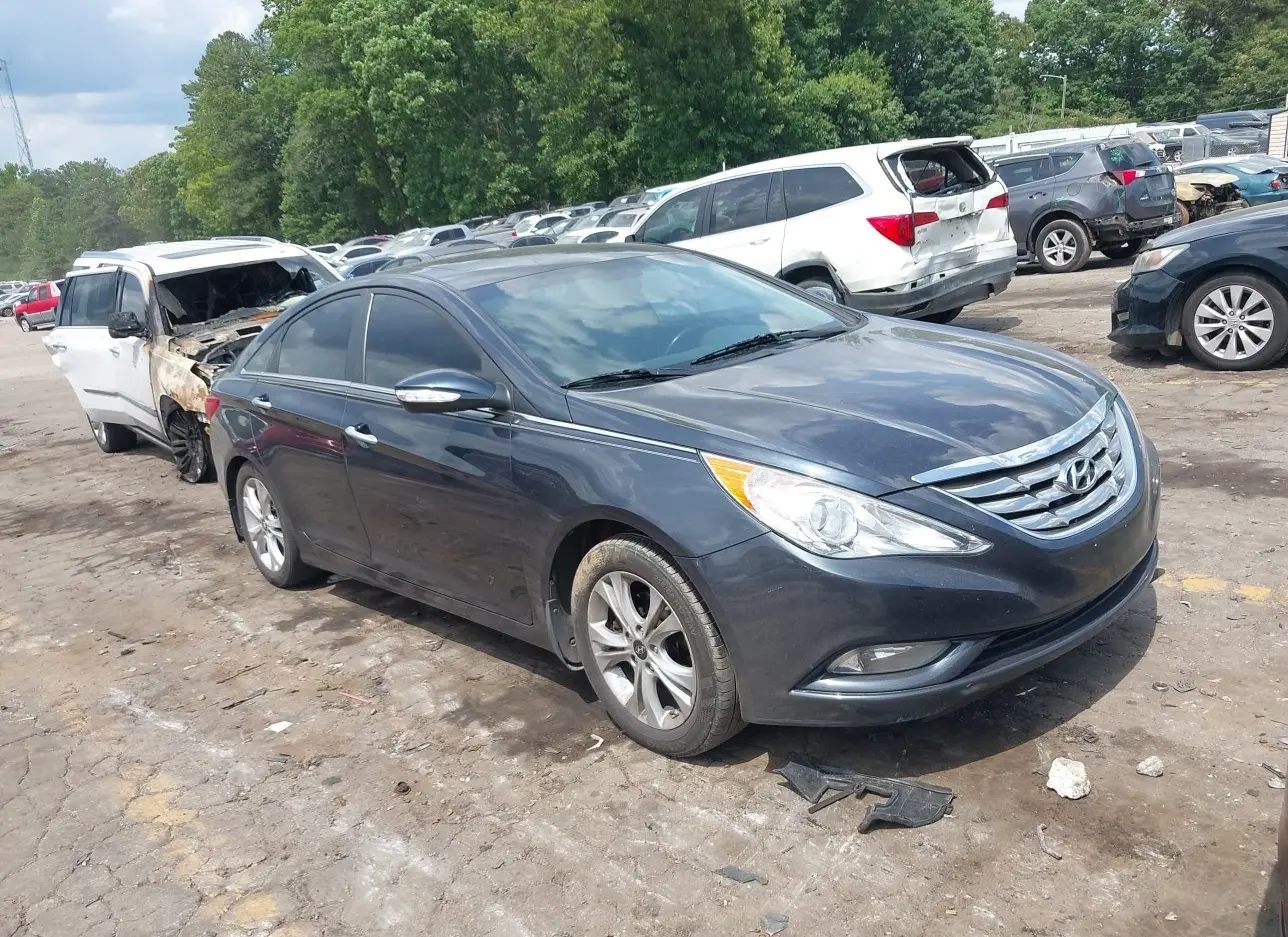 2013 HYUNDAI  - Image 1.