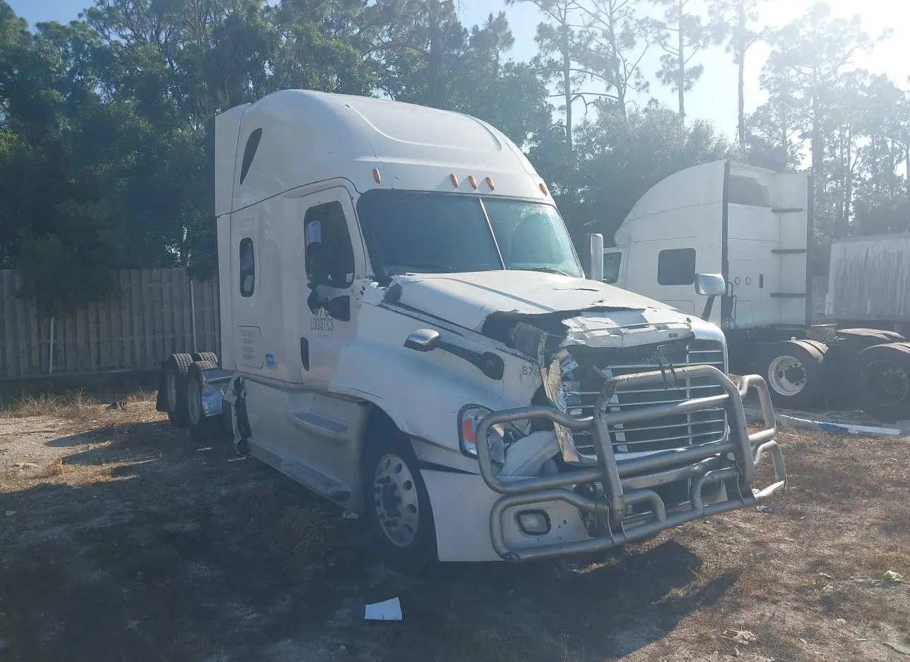 2016 FREIGHTLINER  - Image 1.