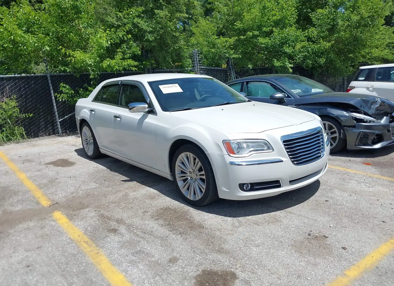 2012 CHRYSLER  - Image 1.