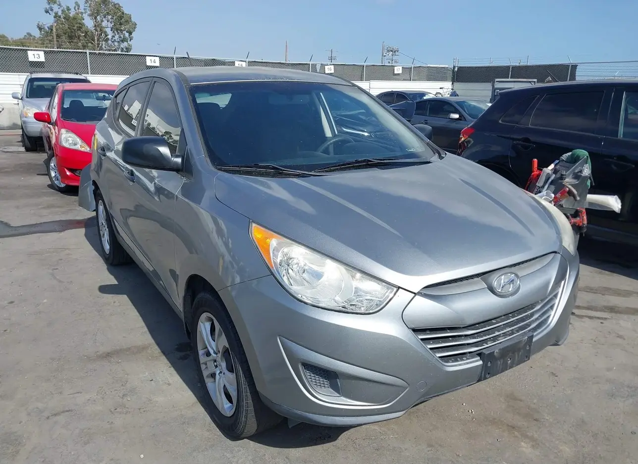 2013 HYUNDAI  - Image 1.