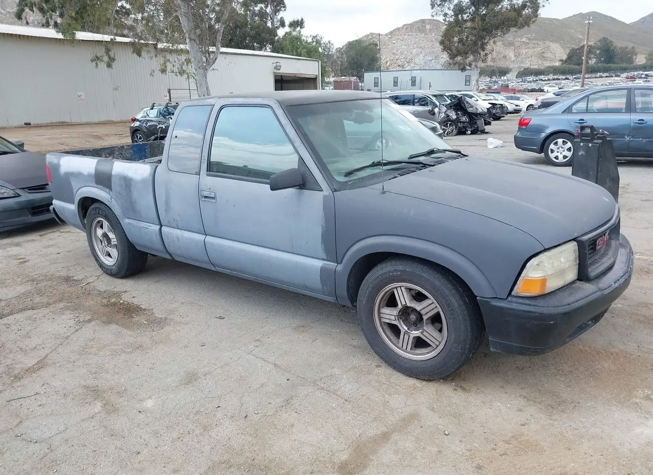 1998 GMC  - Image 1.