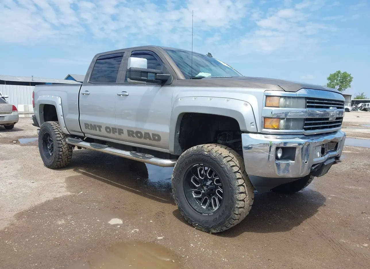 2015 CHEVROLET  - Image 1.