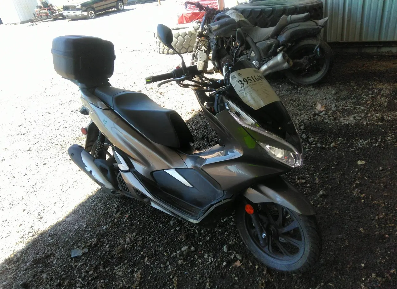 2019 HONDA  - Image 1.