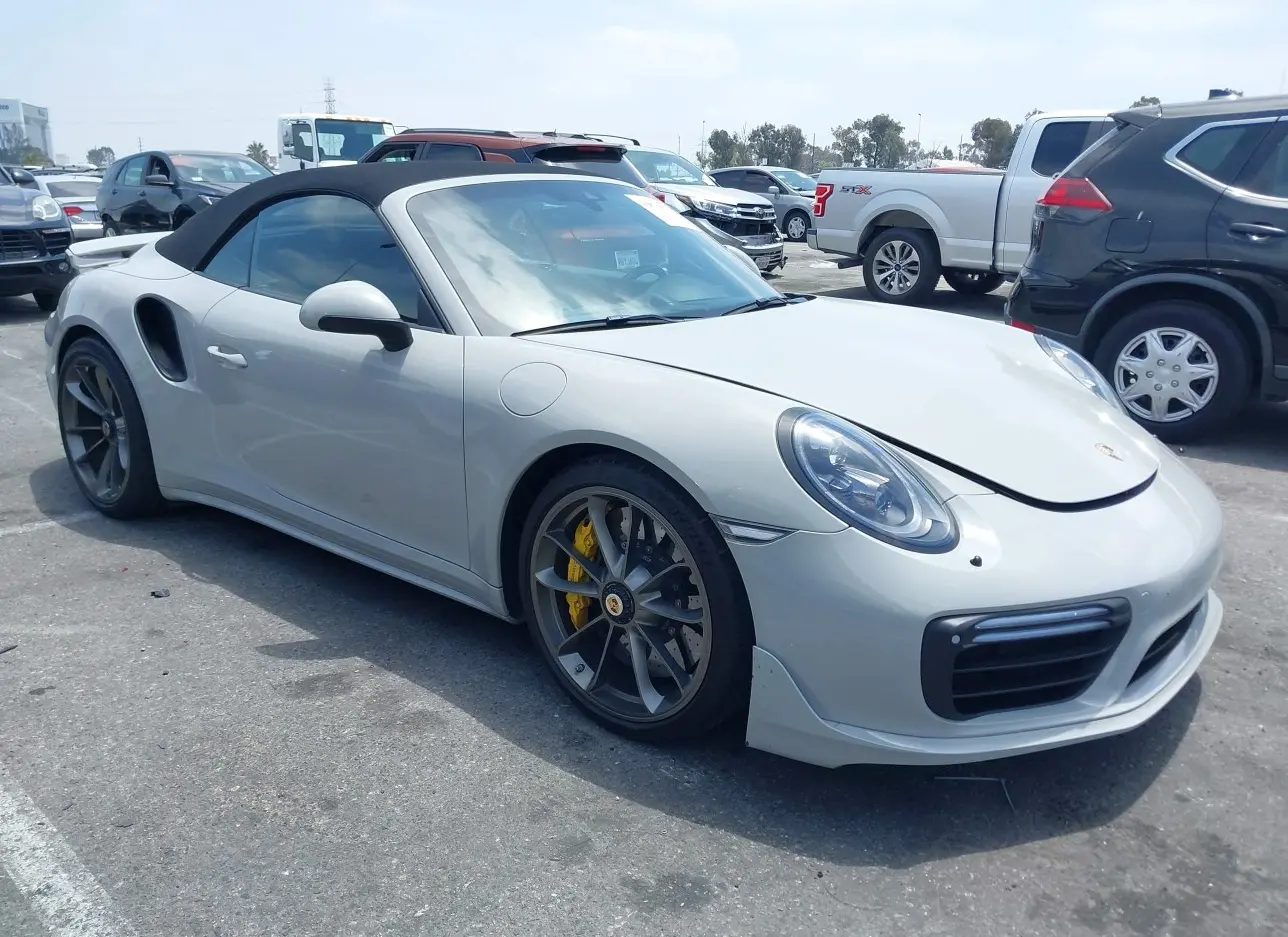 2018 PORSCHE  - Image 1.