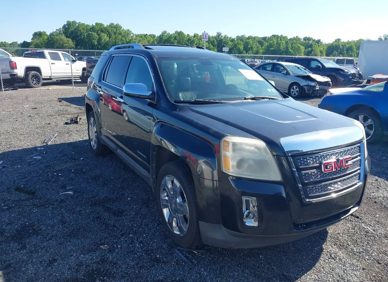 2010 GMC  - Image 1.